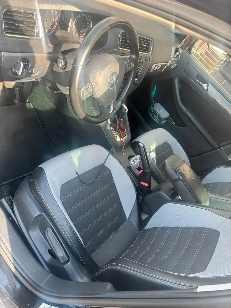Gebraucht VW Jetta 140 PS (102 kW) 2013 Schwarz Limousine