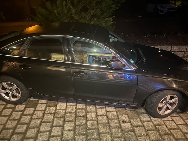 Schwarz Gebraucht 2012 Audi A6 Ambiente Limousine | 9.900 € (Guter Preis) - Bild 1/4