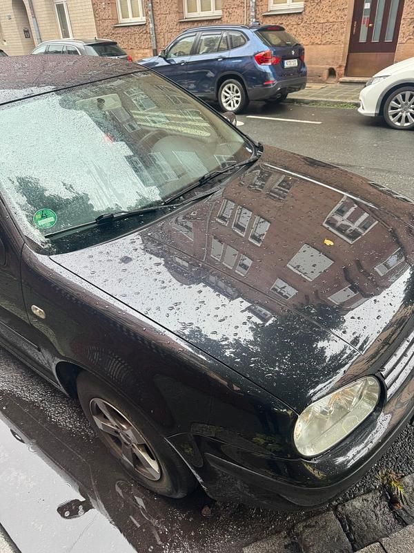 Schwarz Gebraucht 2001 VW Golf IV Kleinwagen | 900 € (Guter Preis) - Bild 1/4