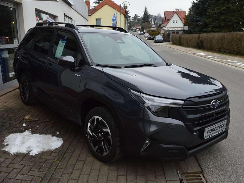 Neu Subaru Forester Exclusive+ 136 PS (100 kW) 2025 Magnetite grey metallic SUV