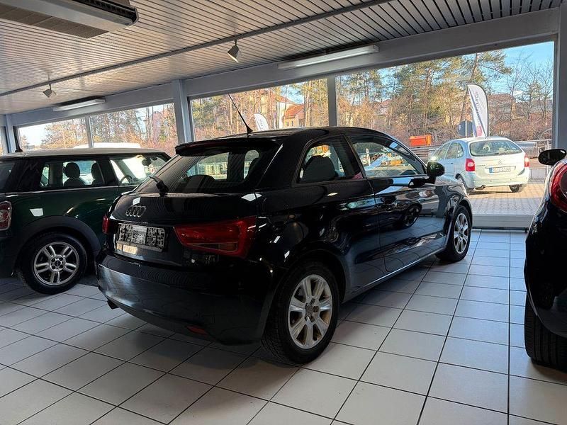 Gebraucht Audi A1 Attraction 105 PS (77 kW) 2011 Schwarz Kleinwagen