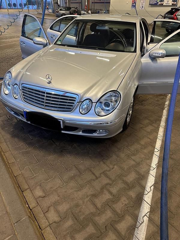 Gebraucht Mercedes E240 177 PS (130 kW) 2003 Grau Limousine