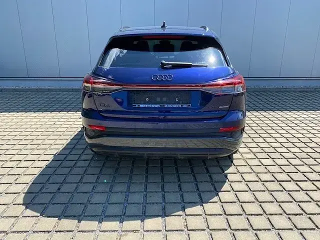 Gebraucht Audi Q4 e-tron S-Line 194 kW (265 PS) 2023 Navarrablau metallic SUV