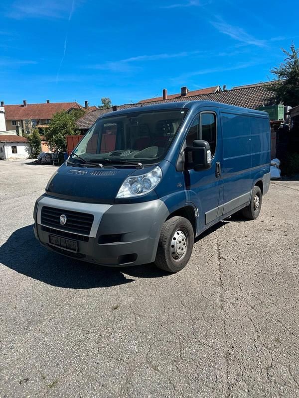 Blau Gebraucht 2011 Fiat Ducato Van | 3.900 € (Superpreis) - Bild 1/4