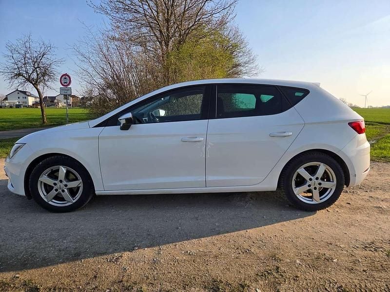 Gebraucht Seat Leon FR 131 PS (96 kW) 2019 Weiß Limousine