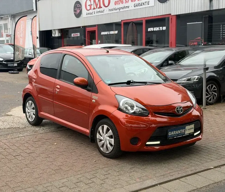 Gebraucht Toyota Aygo Connect Style 68 PS (50 kW) 2012 Orange Kleinwagen