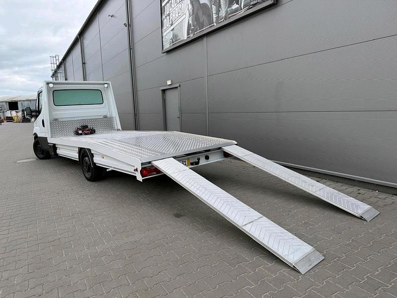 Gebraucht Iveco Daily 126 PS (92 kW) 2016 Weiß Van