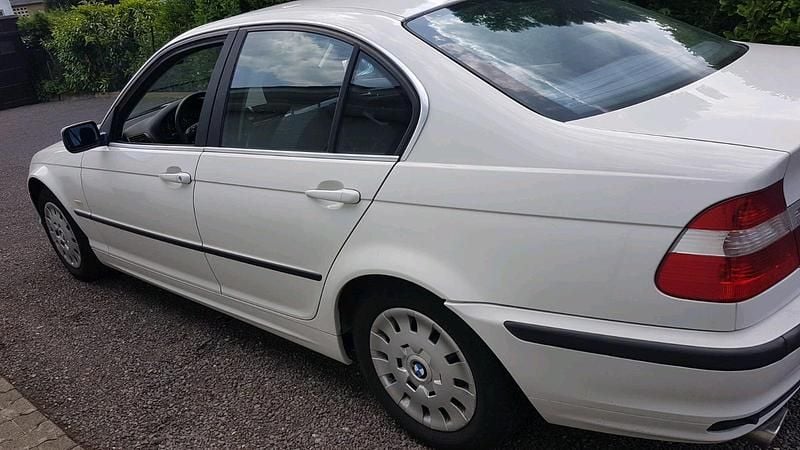 Gebraucht BMW 320 150 PS (110 kW) 1998 Weiß Limousine