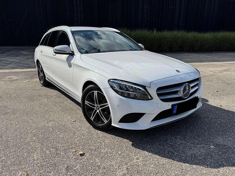 Weiß Gebraucht 2020 Mercedes C200 Avantgarde Kombi | 18.500 € (Teuer) - Bild 1/4