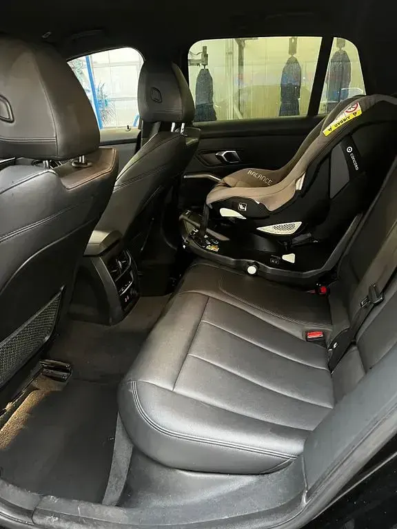 Używany BMW 320 Efficient Dynamics 163 KM (119 kW) 2019 Czarny Kombi