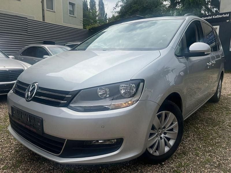 Silber Gebraucht 2011 VW Sharan Comfortline Van / Kleinbus | 11.990 € (Etwas zu teuer) - Bild 1/4