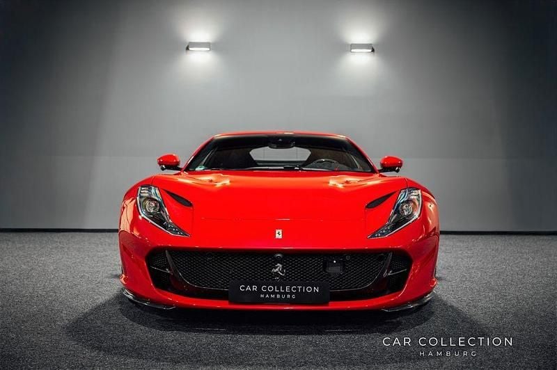 Gebraucht Ferrari 812 799 PS (587 kW) 2020 Rot Coupé