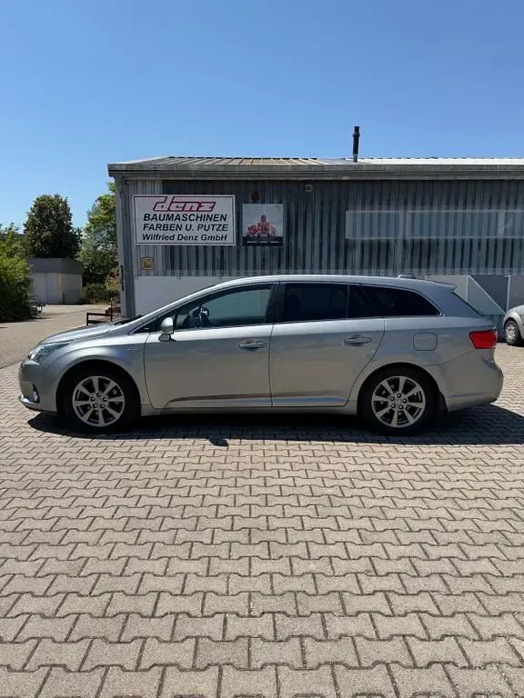 Gebraucht Toyota Avensis Executive 150 PS (110 kW) 2013 Grau Kombi