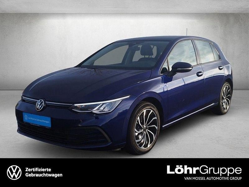 Atlantic blue metallic Gebraucht 2020 VW Golf VIII Life Limousine | 19.420 € (Guter Preis) - Bild 1/4