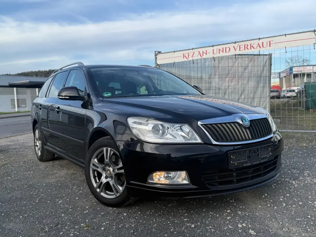 Gebraucht Skoda Octavia 122 PS (89 kW) 2012 Schwarz Kombi