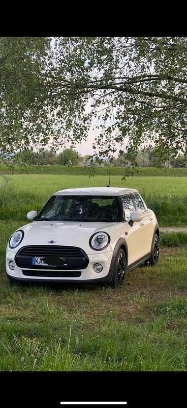 Weiß Gebraucht 2018 Mini ONE Kleinwagen | 15.600 € (Fairer Preis) - Bild 1/4