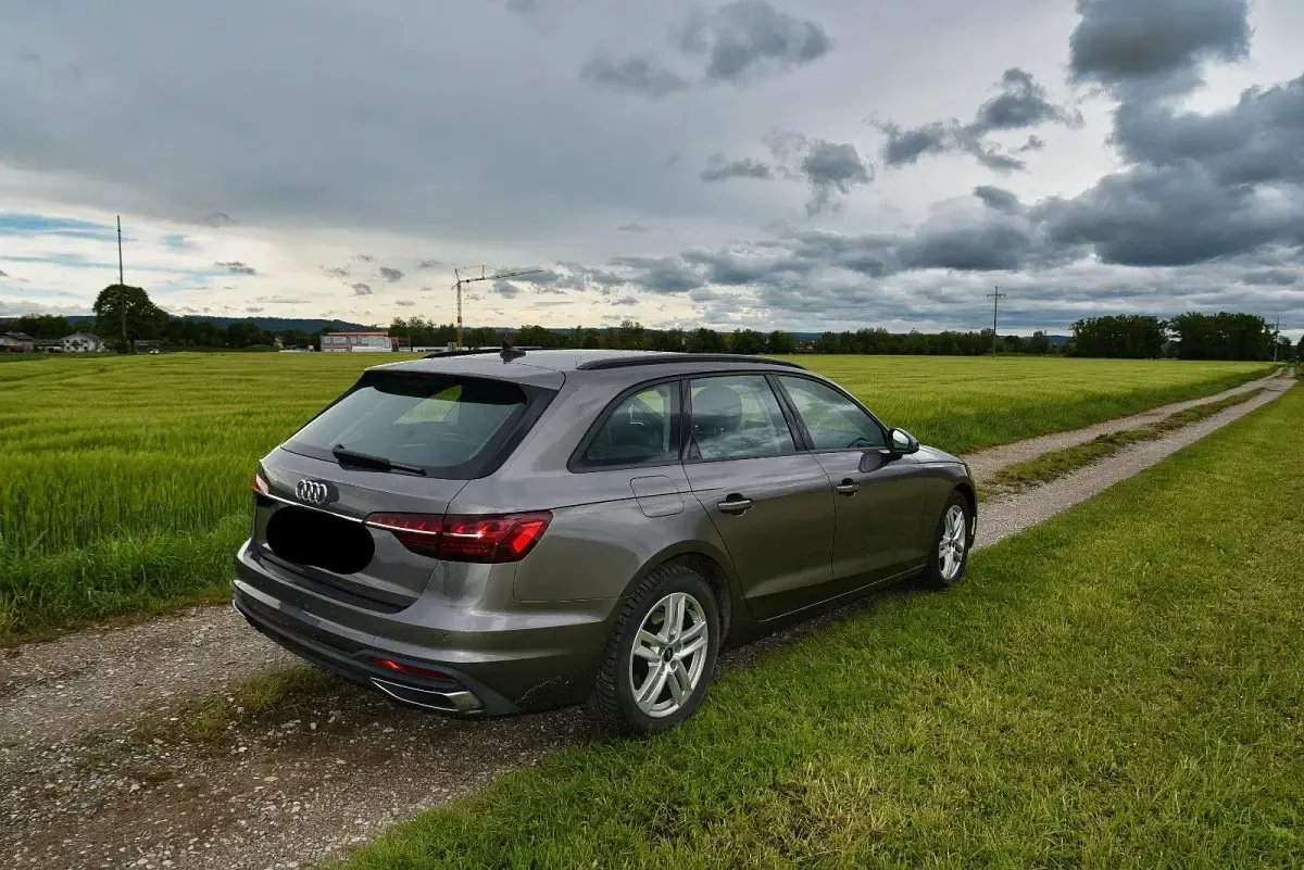 Gebraucht Audi A4 150 PS (110 kW) 2022 Grau Kombi