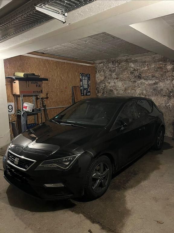 Schwarz Gebraucht 2019 Seat Leon FR Limousine | 17.900 € (Fairer Preis) - Bild 1/3