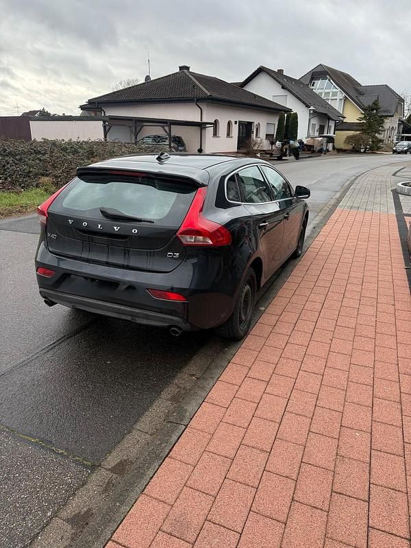 Gebraucht Volvo V40 150 PS (110 kW) 2014 Schwarz Kleinwagen