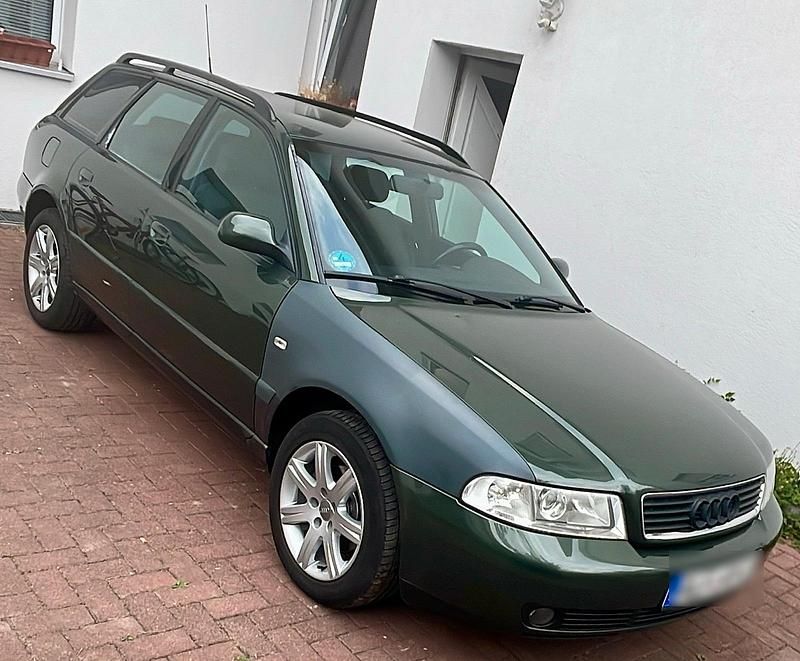 Grün Gebraucht 2001 Audi A4 Kombi | 999 € (Guter Preis) - Bild 1/1
