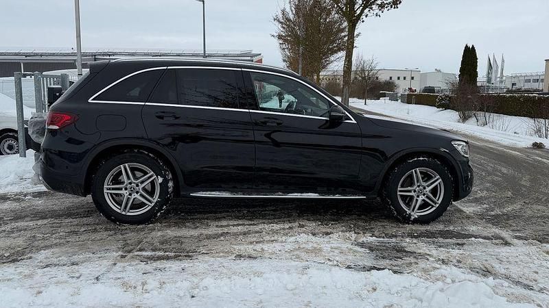 Gebraucht Mercedes GLC220 194 PS (142 kW) 2019 Schwarz SUV