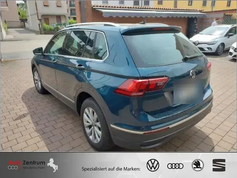 Gebraucht VW Tiguan Life 245 PS (180 kW) 2022 Blau SUV