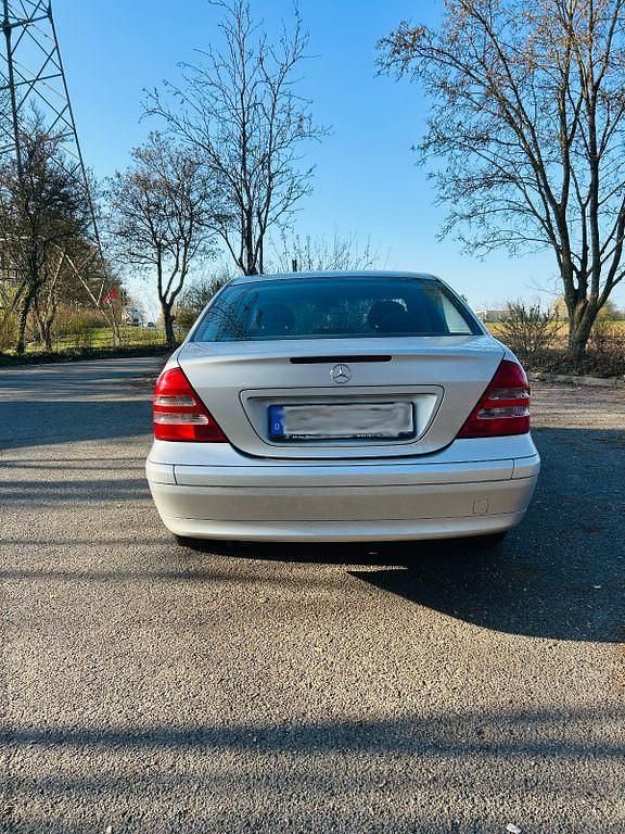 Gebraucht Mercedes C200 Classic 116 PS (85 kW) 2003 Grau Limousine