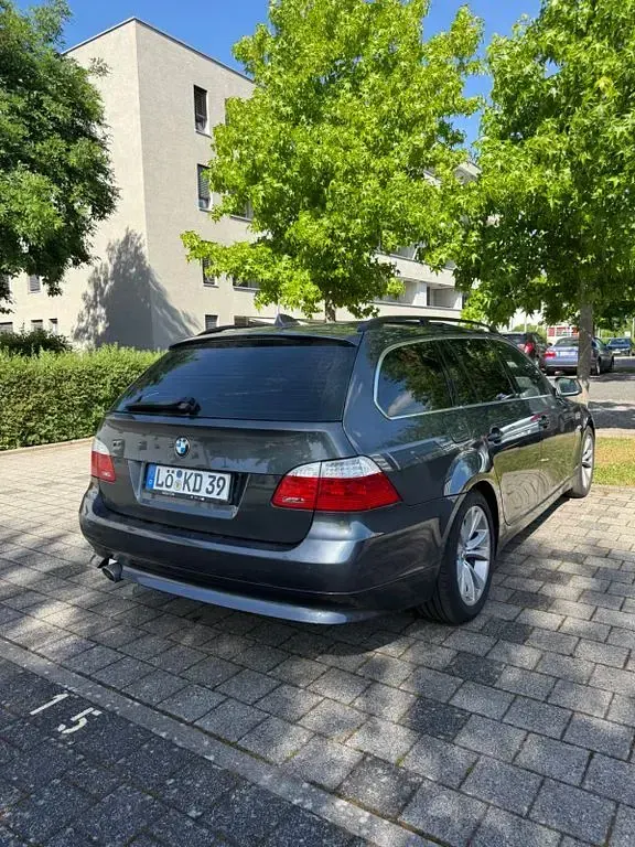 Gebraucht BMW 520 Exclusive 177 PS (130 kW) 2009 Grau Kombi