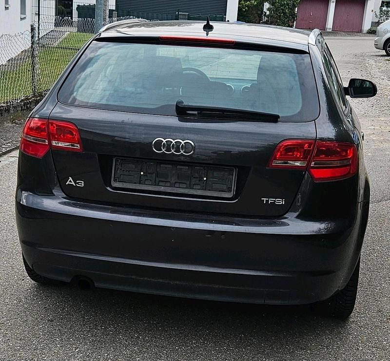 Gebraucht Audi A3 Attraction 105 PS (77 kW) 2012 Grau Kleinwagen