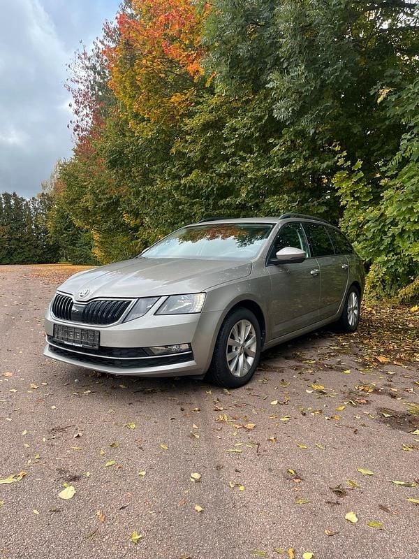 Gebraucht 2018 Skoda Octavia Kombi | 9.999 € (Superpreis) - Bild 1/4