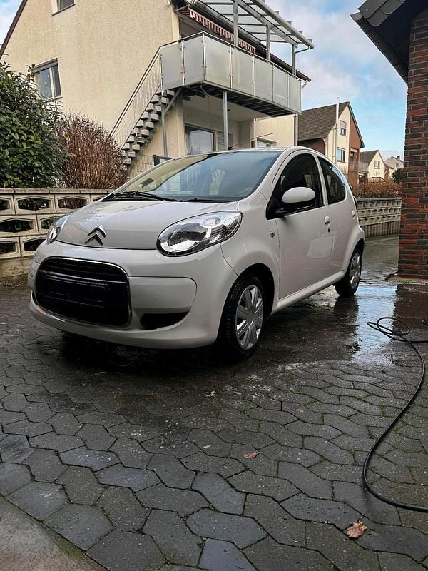 Gebraucht Citroën C1 SELECTION 68 PS (50 kW) 2011 Weiß Kleinwagen
