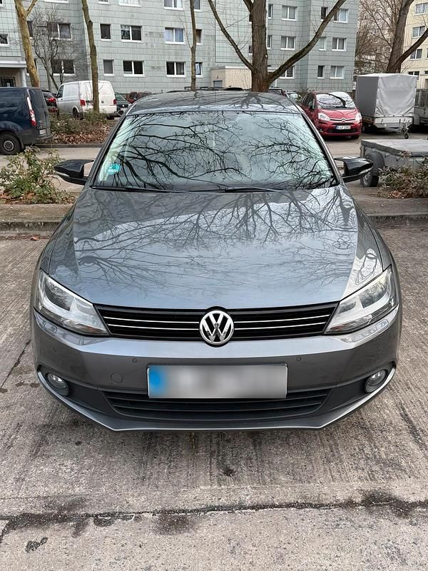 Gebraucht VW Jetta Comfortline 105 PS (77 kW) 2011 Grau Limousine