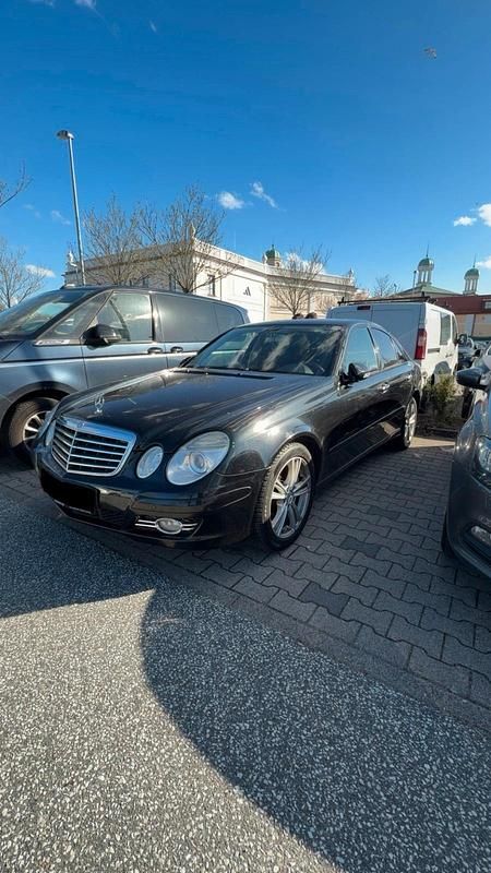 Second-hand Mercedes E350 272 CP (200 kW) 2006 Negru Berlinǎ