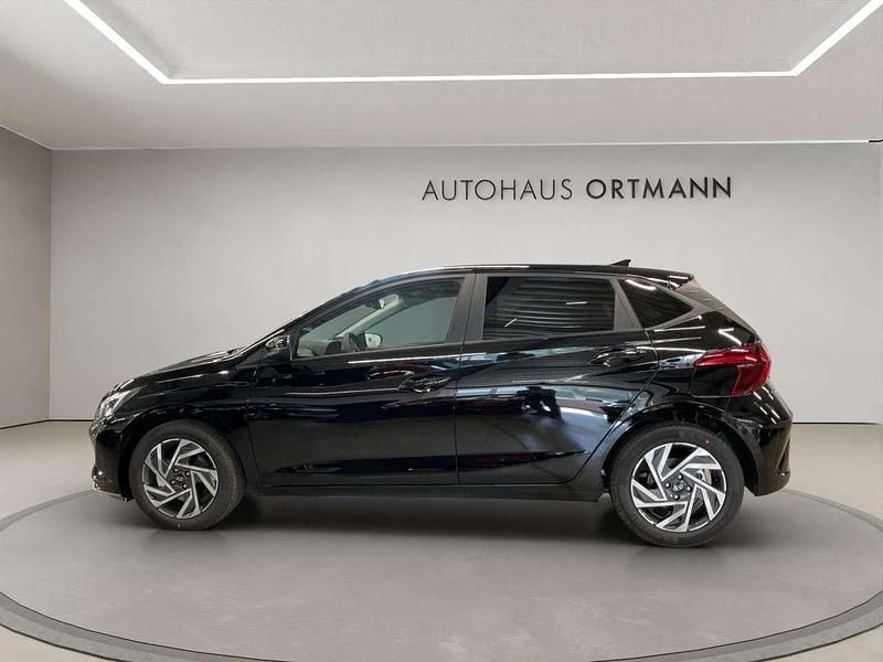 Neu Hyundai i20 Turbo 101 PS (74 kW) 2025 Phantom black / met Limousine