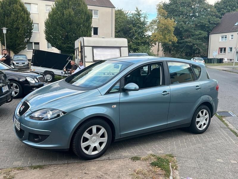 Blau Gebraucht 2005 Seat Toledo Van / Kleinbus | 2.950 € (Fairer Preis) - Bild 1/4
