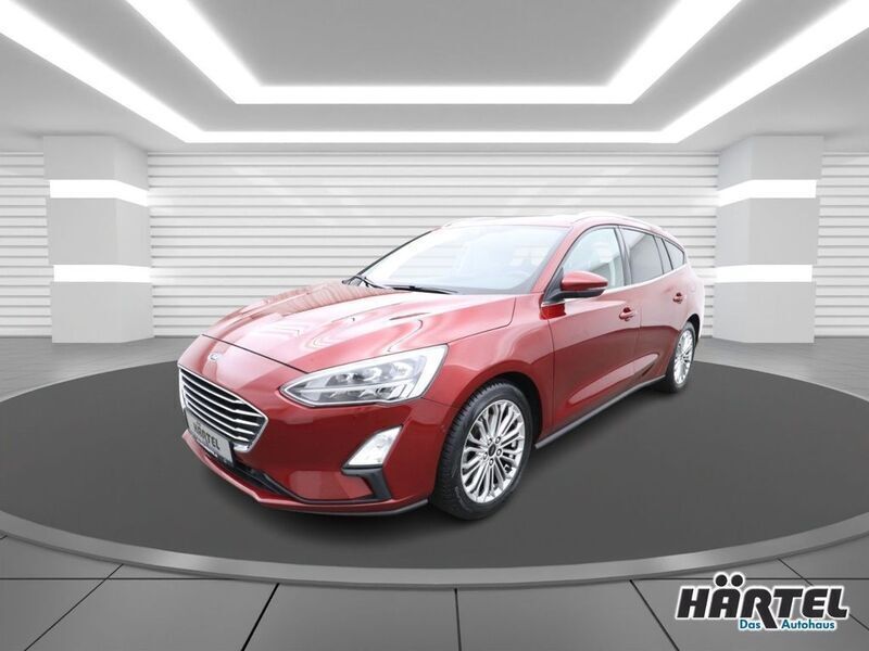Gebraucht Ford Focus Titanium 125 PS (91 kW) 2019 Rubyrot (red), metallic Kombi