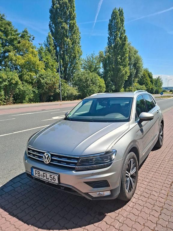 Grau Gebraucht 2017 VW Tiguan SUV | 18.900 € (Guter Preis) - Bild 1/4
