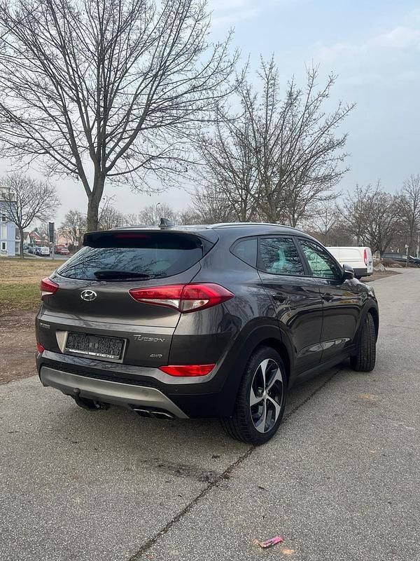 Gebraucht Hyundai Tucson Advantage 177 PS (130 kW) 2017 Braun SUV