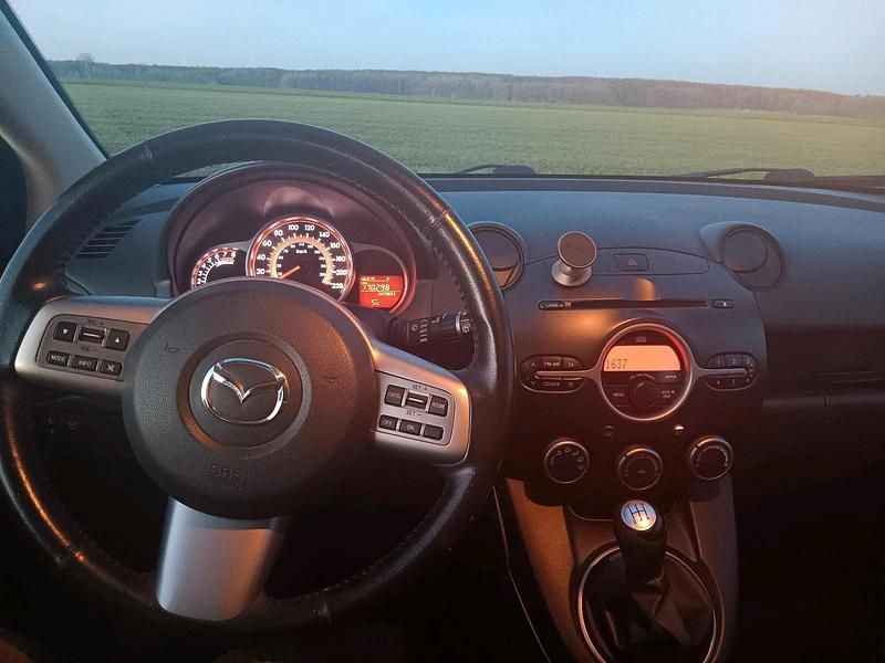 Gebraucht Mazda 2 103 PS (75 kW) 2009 Blau Kleinwagen