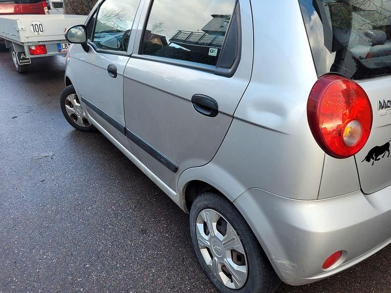 Gebraucht Chevrolet Matiz 52 PS (38 kW) 2010 Silber Kleinwagen