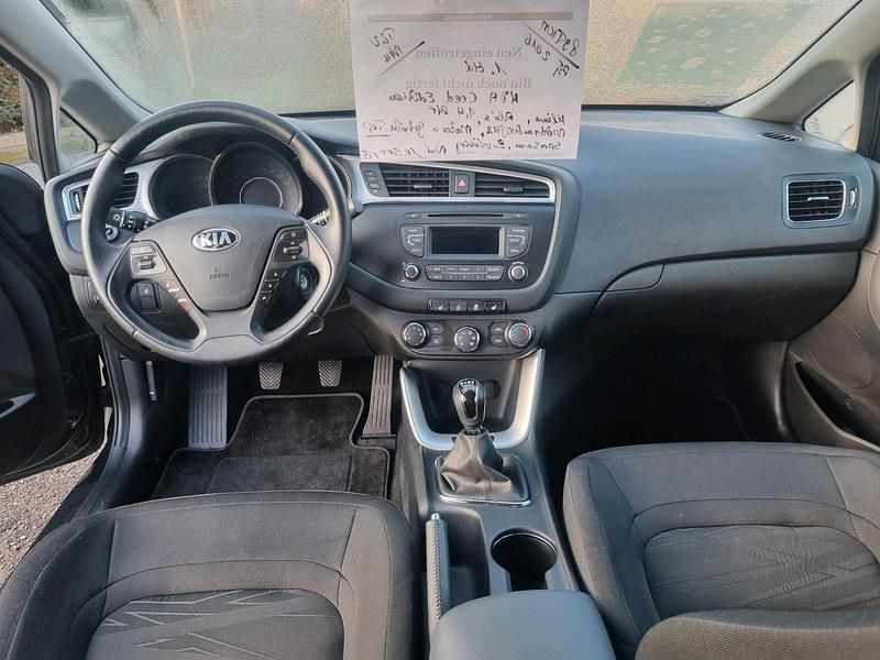 Gebraucht Kia Ceed 101 PS (74 kW) 2016 Schwarz Kleinwagen