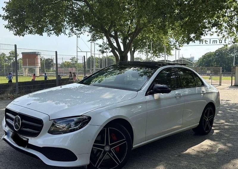 Gebraucht Mercedes E350 211 PS (155 kW) 2017 Weiß Limousine