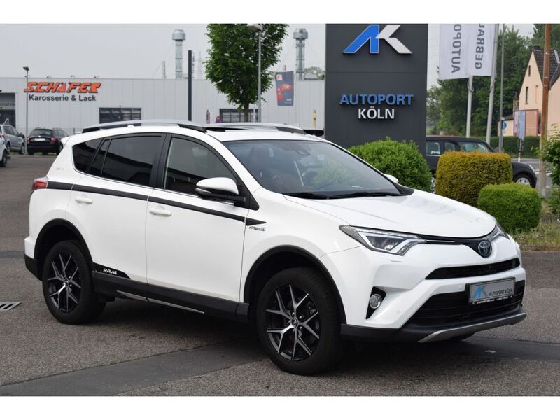 Weiß Gebraucht 2018 Toyota RAV4 Style SUV | 25.890 € (Fairer Preis) - Bild 1/4