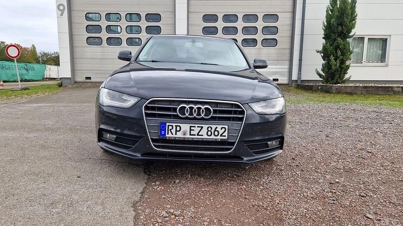 Schwarz Gebraucht 2014 Audi A4 Ambition Limousine | 8.400 € (Guter Preis) - Bild 1/4
