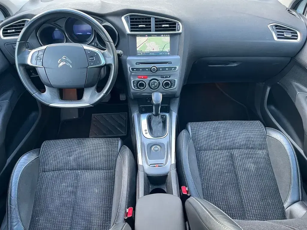 Gebraucht Citroën C4 Shine 131 PS (96 kW) 2017 Lack weiss banquise/deckende l Limousine