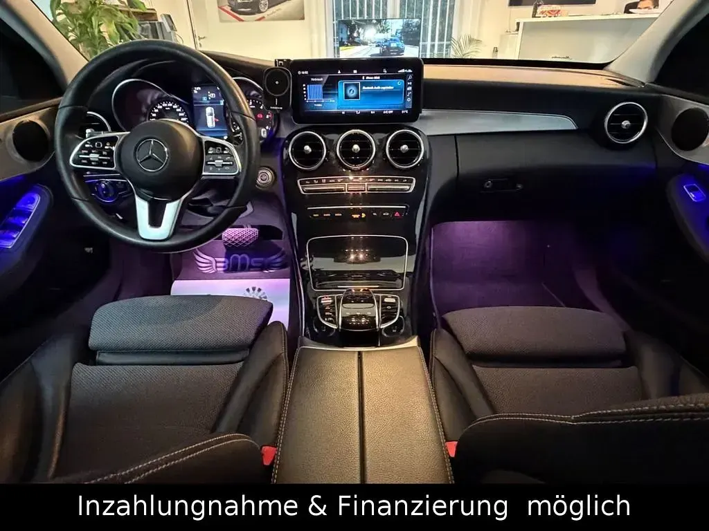 Gebraucht Mercedes C220 194 PS (142 kW) 2019 Schwarz Kombi