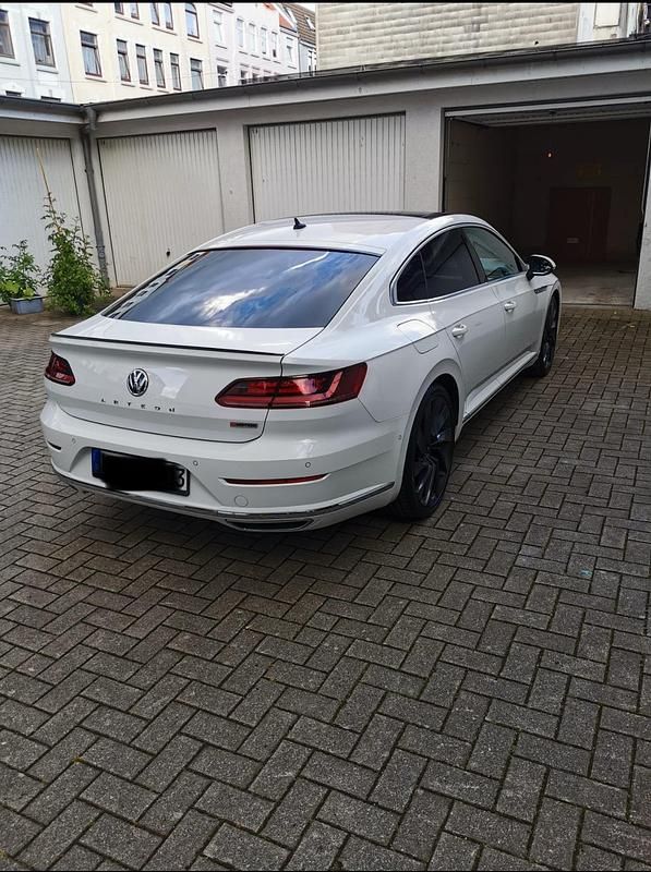 Gebraucht VW Arteon R-line 190 PS (139 kW) 2018 Weiß Kleinwagen