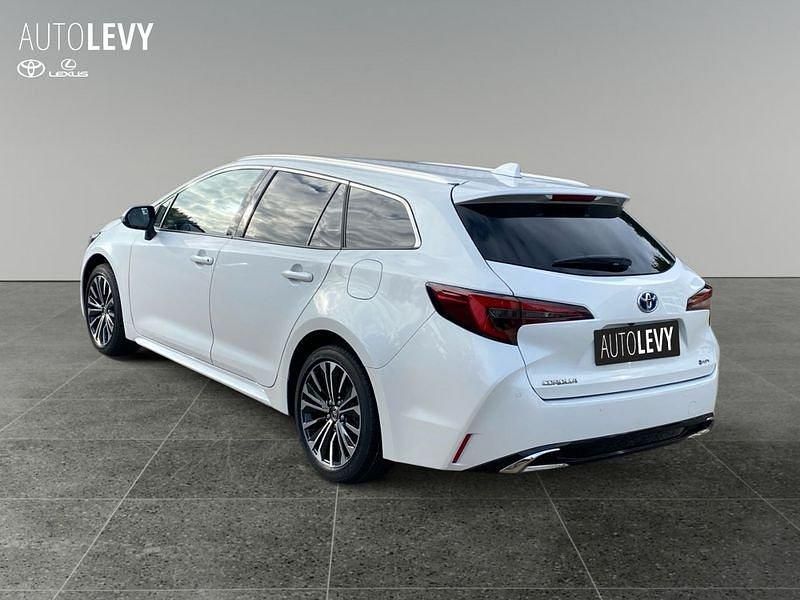 Neu Toyota Corolla 196 PS (144 kW) 2025 Platinumweiß Kombi