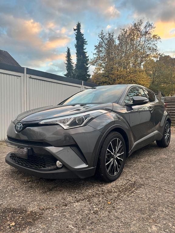 Grau Gebraucht 2018 Toyota C-HR SUV | 15.000 € (Superpreis) - Bild 1/4