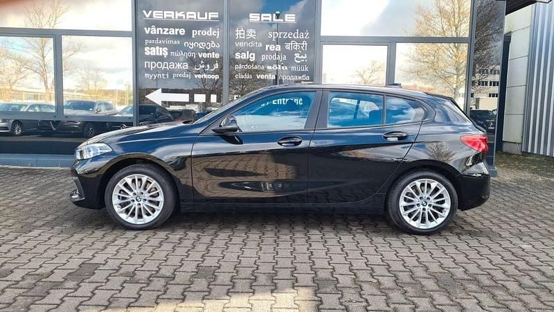 Gebraucht BMW 120 Advantage 190 PS (139 kW) 2023 Black sapphire metallic Kleinwagen